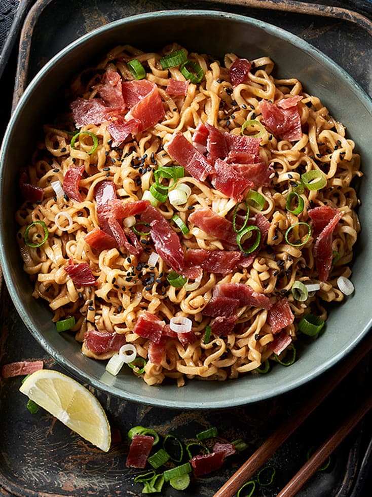 RAMEN CON JAMÓN SERRANO